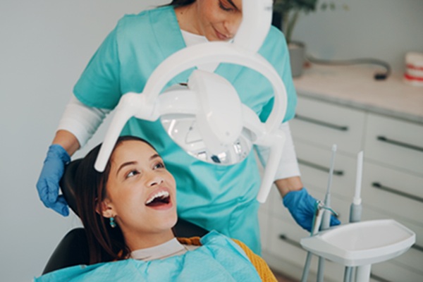 Understanding Dental Bonding: A Simple Smile Restoration Blueprint